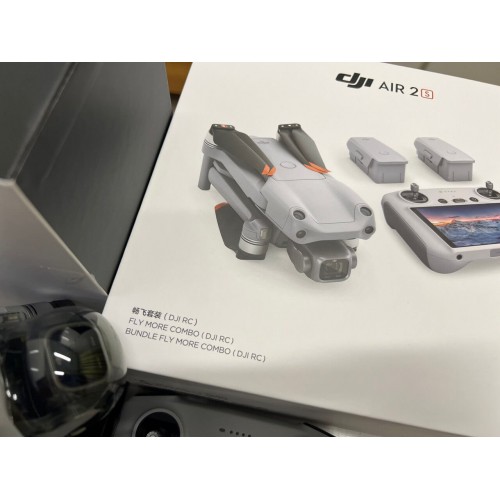 Квадрокоптер DJI AIR 2S Fly More Combo (пульт DJI RC с экраном) в Домодедово